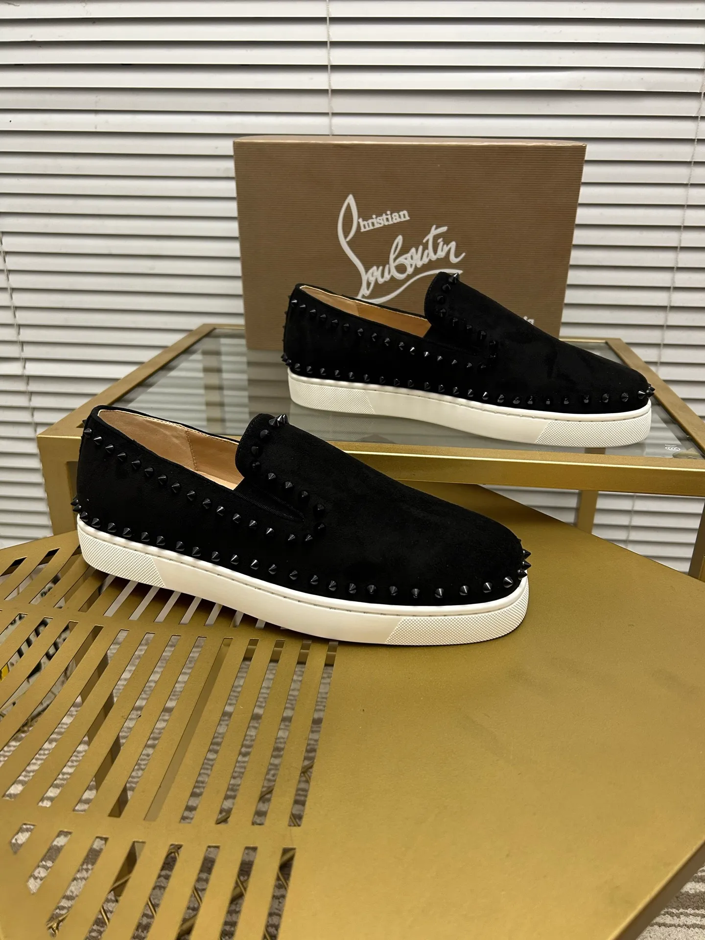 (Customized model) Ex-factory price is 460. christian louboutin (CL red sole shoes) counter series, casual sneakers for couples 📢 📢 📢 Exclusive hot style release 🎈🎈💪 Movable latex feet 👻 Finished outsole line [Proud] 😝Female 35-40# Male 38#-46, global supply😝 [Top version]: Original imported genuine leather upper, top original leather lining, original molded TPU outsole, original 1:1 detail processing, original shoe last,